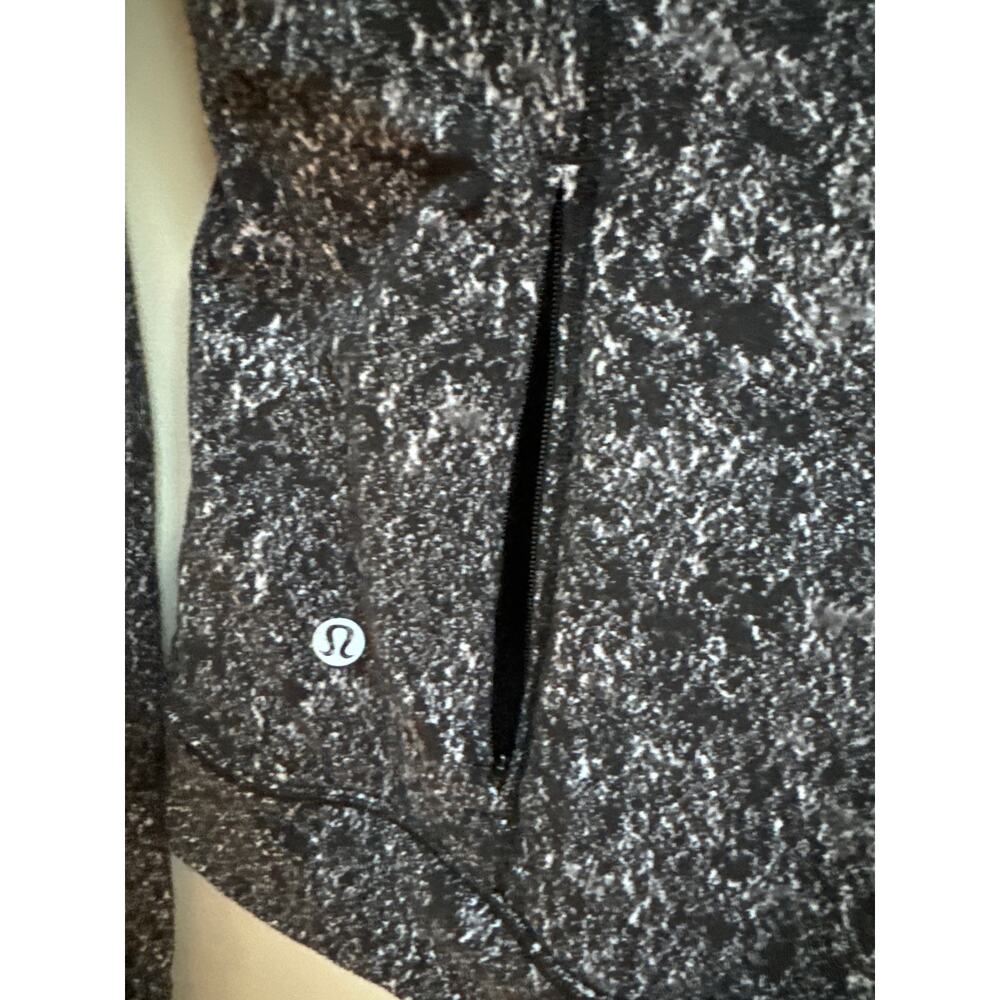 LULULEMON Outrun the Elements 1/2 Zip Pullover in Misted Jacquard Black White - Picture 8 of 8